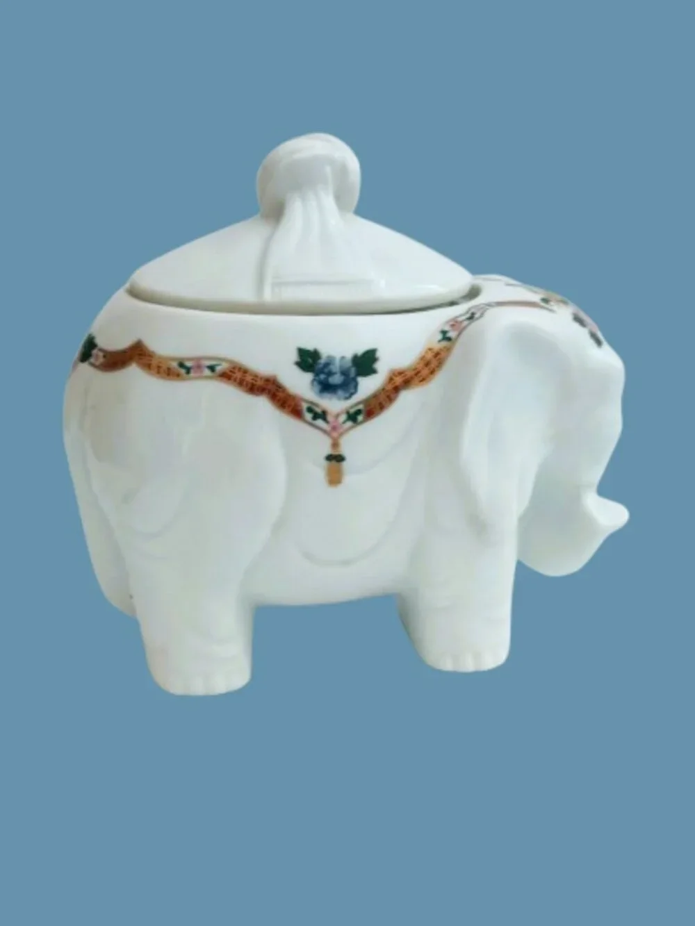Elizabeth Arden Elephant Trinket Box Vtg White Porcelain Lidded Chinoiserie